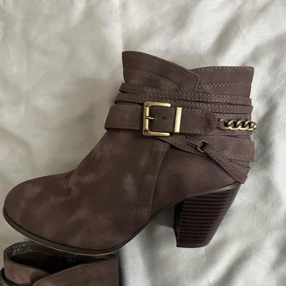 Charlotte Russe Brown Ankle Booties with Chunky Heel - Picture 2 of 8